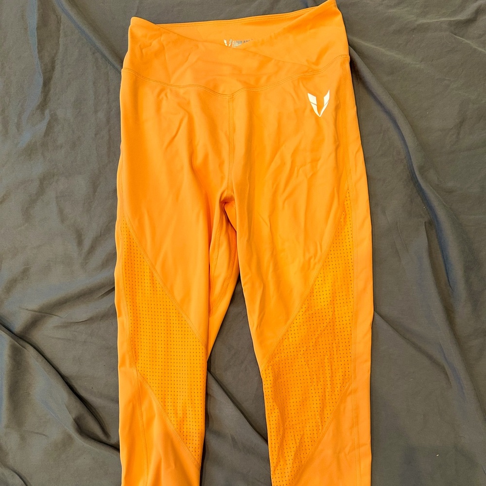 Firm Abs leggings with back pockets, EUC, size medium, worn 2 times